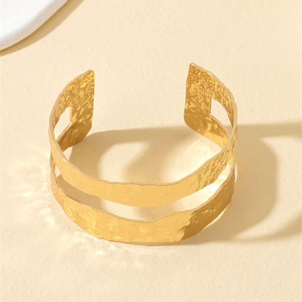 New! Anthropologie Hammered Gold Bangle Bracelet NWOT